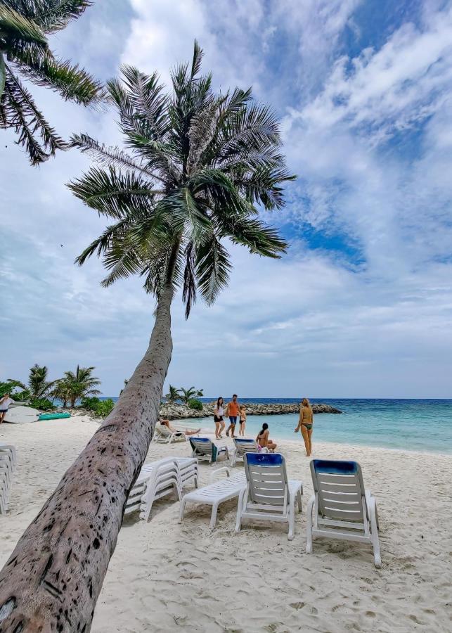 Pelican Beach Maafushi Bagian luar foto