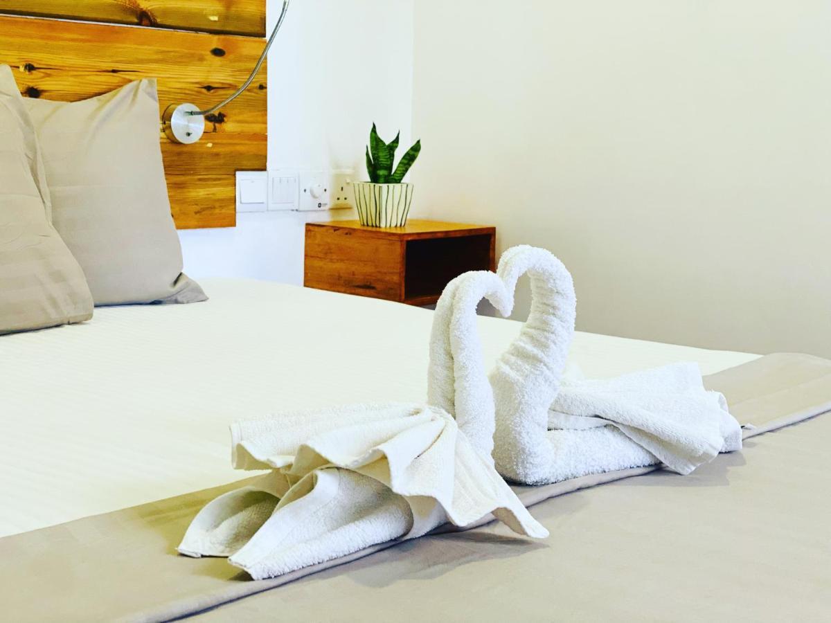 Pelican Beach Maafushi Bagian luar foto