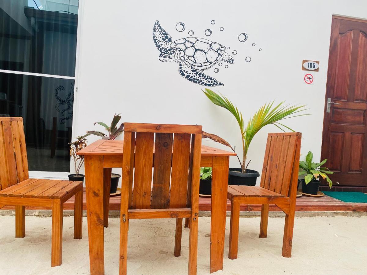 Pelican Beach Maafushi Bagian luar foto
